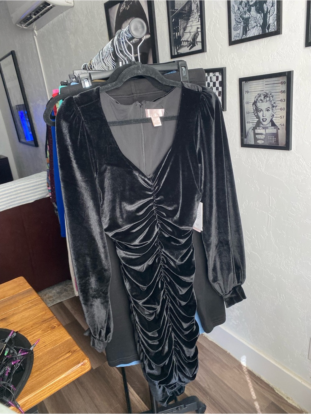 Rachel Parcell Black Velvet Ruched V-Neck Long Sleeve Dress